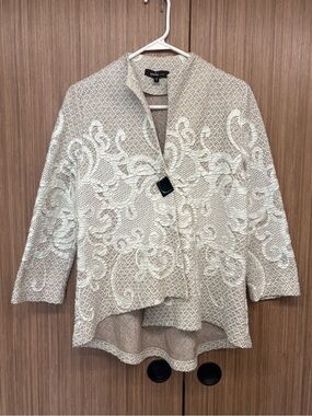 Yushi Textured Open Cardigan with Floral Embroidery